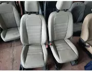 Комплект сидений, перед и зад бежевая кожа на Ford Escape
