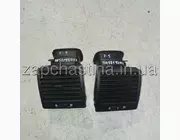 Дефлектор вентиляції  салону (праий, лівий) 7H5819203A , 7H5819204 Volkswagen T5 Multivan 2003-2010p